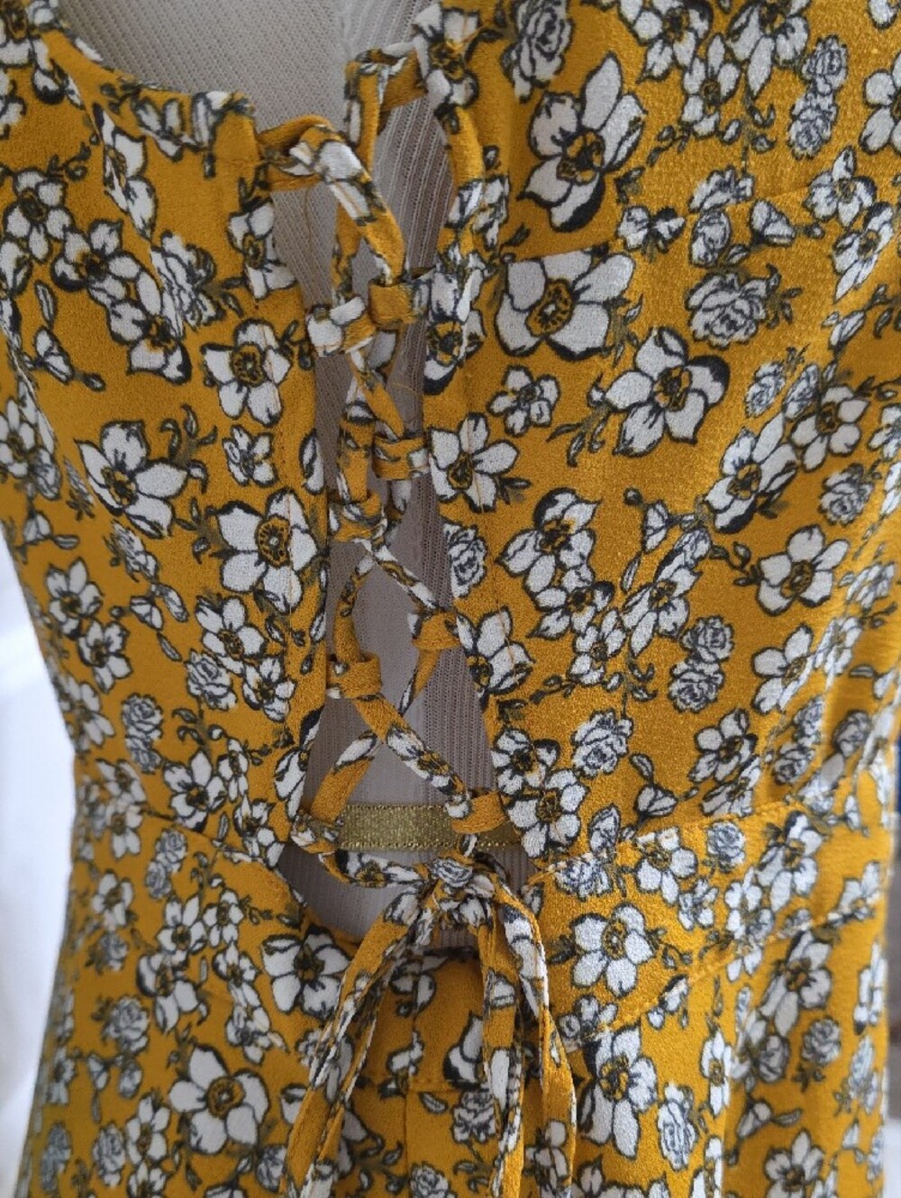 H&M Mustard Size 12 Floral Tie-Waist Mini Dress - Picture 2 of 6